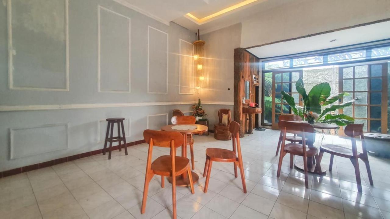 Hotel Reddoorz At Pujon Malang Batu  Exterior foto