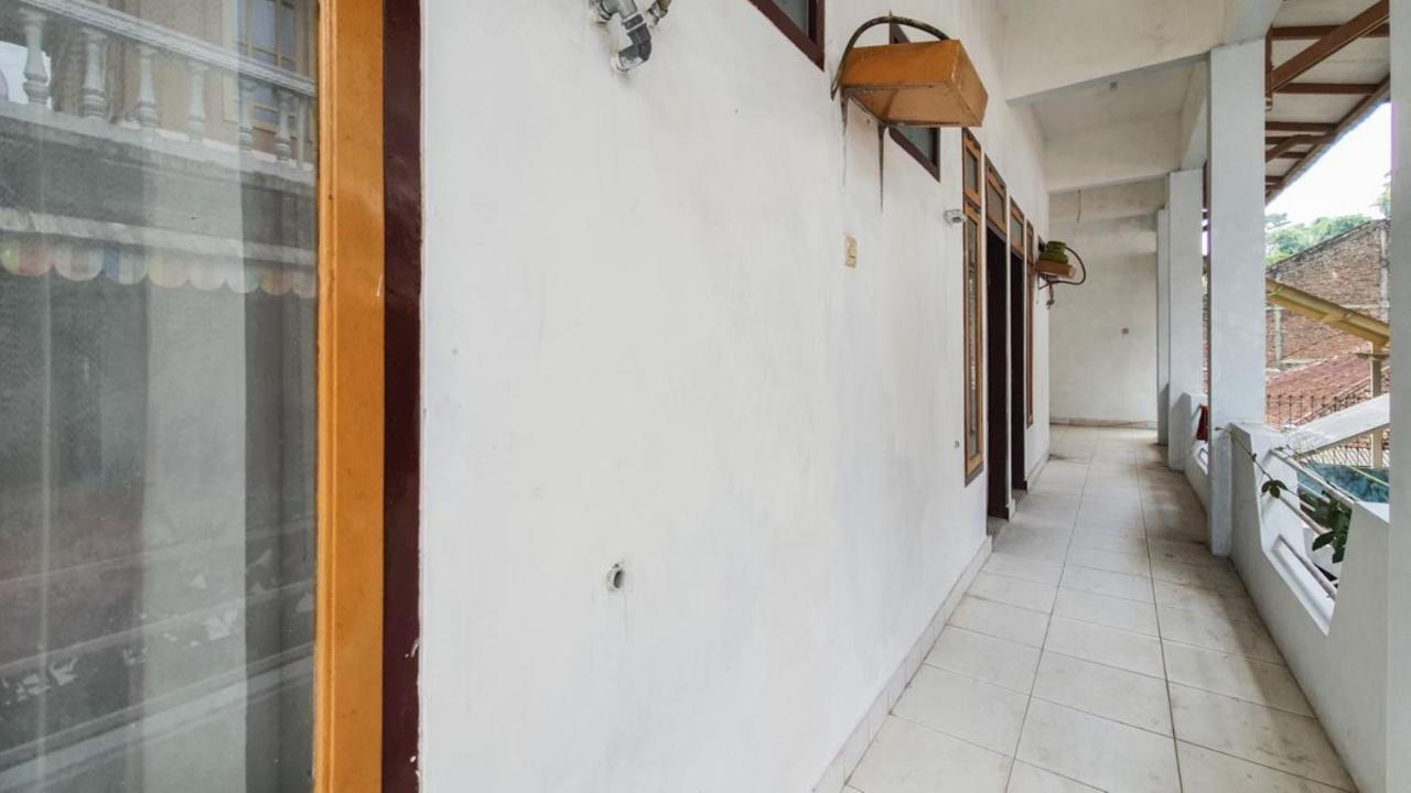Hotel Reddoorz At Pujon Malang Batu  Exterior foto
